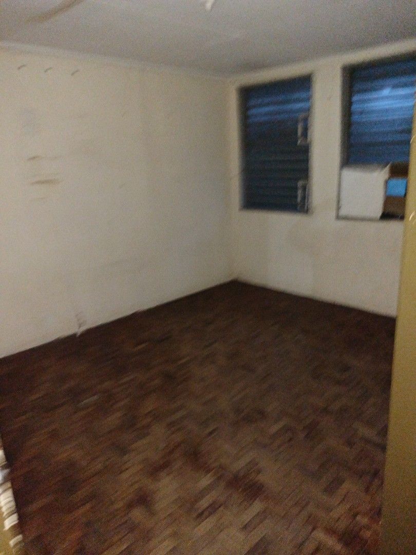 House for rent (Category: House & Lot) located in Las Pinas. Submitted by gooditems31 (Listing ID 1368948002, Image 3). Description: house for rent 25k monthly two months deposit 1 month advance 3 rooms with built in cabinet each room 2 toilet one with shower 1 shower room with one car garage terrace,veranda a garden space laundry area at the back inside bf resort village.