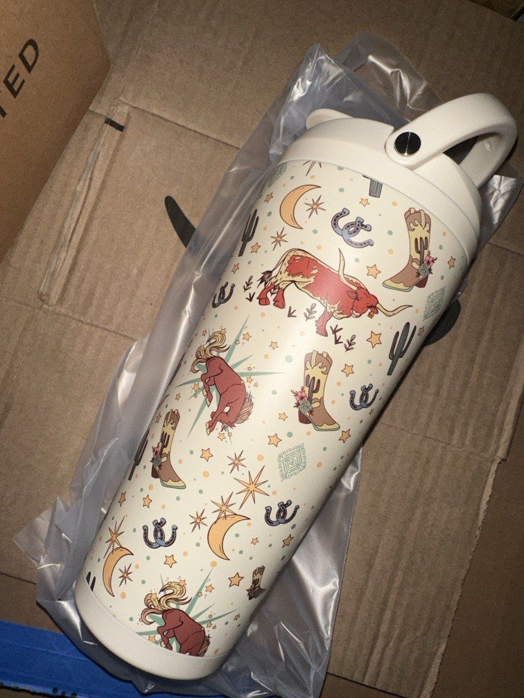 HydroJug Insulated Protein Shaker Bottle 24oz (Category: Water Bottles & Tumblers) located in Quezon City. Submitted by cai_wong (Listing ID 1454628912, Image 2). Description: .
