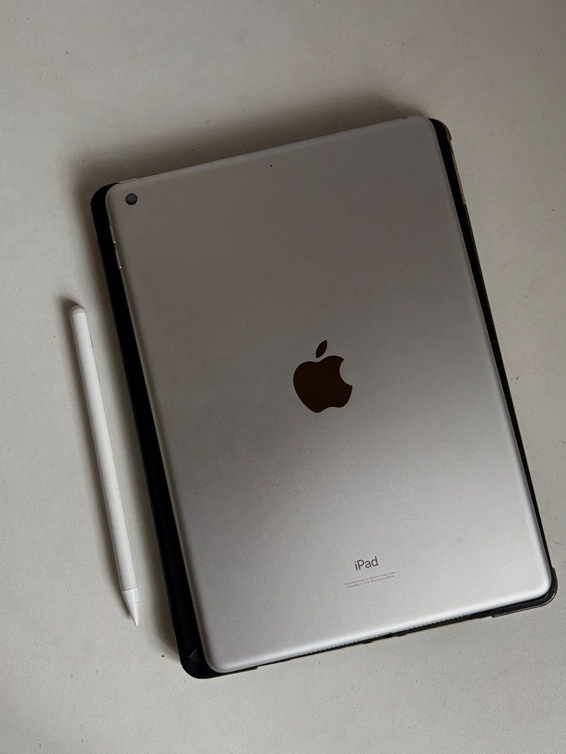 iPad 9th Gen 64gb (Wifi only) (Category: iPad) located in Imus. Submitted by littlekerubin (Listing ID 1454591698, Image 2). Description: FOR SALE! – iPad 9th gen 64gb (Wifi only) ₱9,750 negotiable Inclusions: Original box and used Goojodoq pencil ​🤍 In excellent working condition No dents or major scratches Working touch ID No history of repair RFS: Not used anymore after board exam :) Meet-up: Around Imus or SM Bacoor dm me​!.