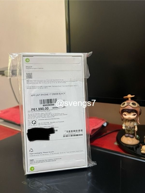 iPhone 17 256GB New and Sealed (Category: iPhone 17 Series) located in Manila. Submitted by svengs7 (Listing ID 1454627572, Image 2). Description: Take a moment to read the entire ad. Price is firm. Please refrain from haggling and inquiring about the last price. New and sealed. Beyond the Box unit. 256GB, Black variant Delivery, non-COD .