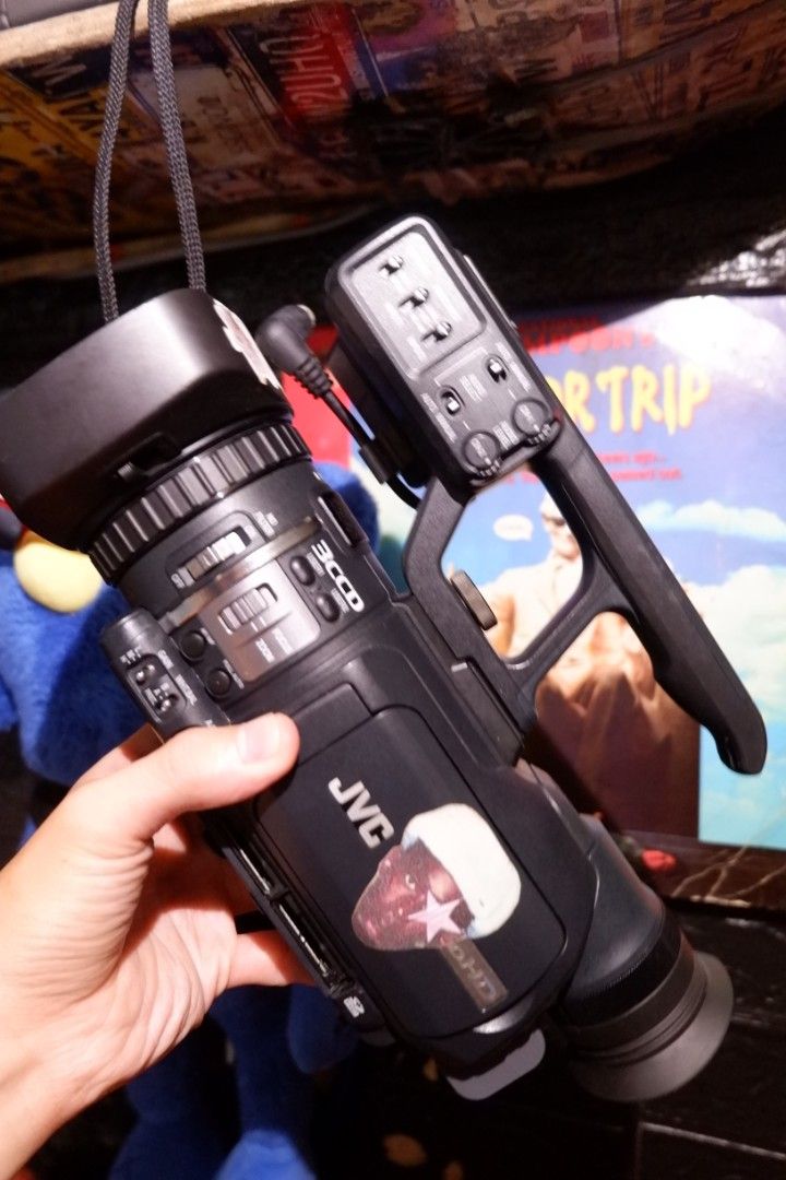 JVC HM100E 3CCD(HARD TO FIND CAM) (Category: Video Cameras) located in Manila. Submitted by allaboutcollections (Listing ID 1454581274, Image 1). Description: 3CCD JVC HM100E🔥🎥 HARD TO FIND PIECE🔥 WORKING EVERYTHING PERFECT FOR SKATE SCENE,LIVE STREAM 🎥🔥 ISSUE:DENTS NORMAL ON VINTAGE CAM,MILD FUNGUS(DOESN'T EFFECT OUTPUT),BUBBLES ON SCREEN(NEWLY REPLCE POLARIZER) NO BURN SCREEN!!! INCLUSION:HANDLE WITH AMPLI,HOOD,BATTERY,CHARGER(TO FOLLOWUP)