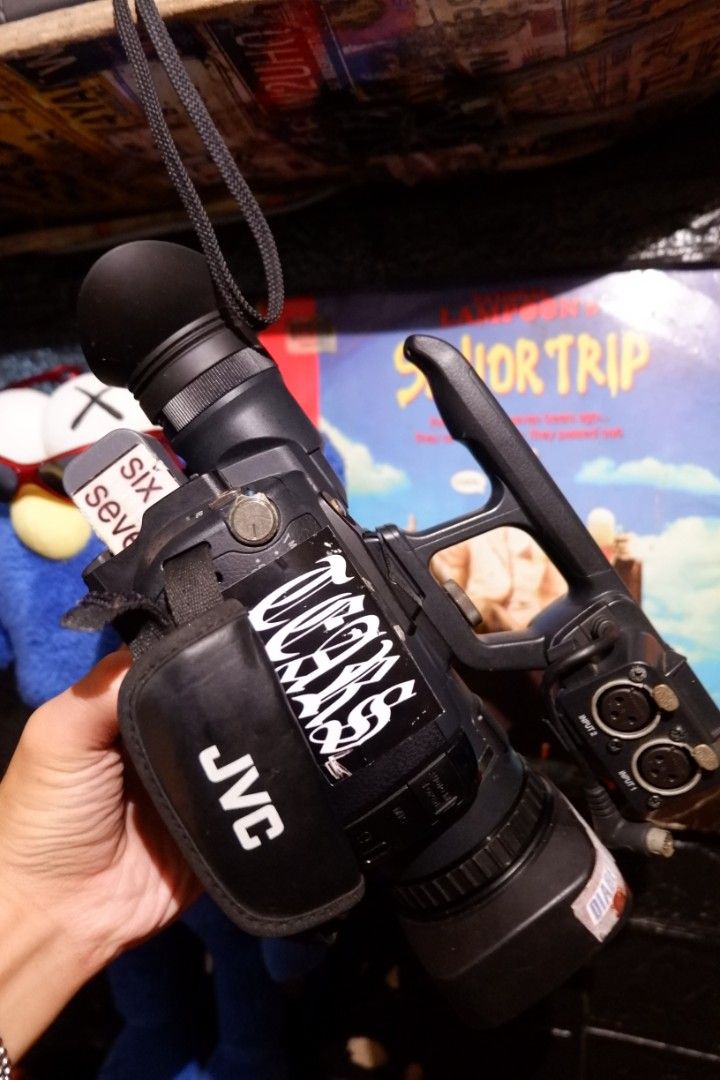 JVC HM100E 3CCD(HARD TO FIND CAM) (Category: Video Cameras) located in Manila. Submitted by allaboutcollections (Listing ID 1454581274, Image 2). Description: 3CCD JVC HM100E🔥🎥 HARD TO FIND PIECE🔥 WORKING EVERYTHING PERFECT FOR SKATE SCENE,LIVE STREAM 🎥🔥 ISSUE:DENTS NORMAL ON VINTAGE CAM,MILD FUNGUS(DOESN'T EFFECT OUTPUT),BUBBLES ON SCREEN(NEWLY REPLCE POLARIZER) NO BURN SCREEN!!! INCLUSION:HANDLE WITH AMPLI,HOOD,BATTERY,CHARGER(TO FOLLOWUP)