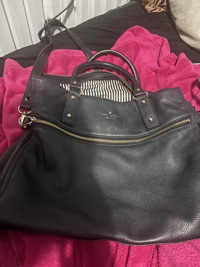 Kate spade bag (Category: Luxury Bags & Wallets) located in Mandaluyong City. Submitted by kylienicole.214 (Listing ID 1454566690, Image 2). Description: Laptop bag.