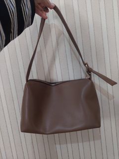 (Kategori: ) berada di . Dikirim oleh dheea_ (ID iklan 1454568994, Gambar 1). Deskripsi: .