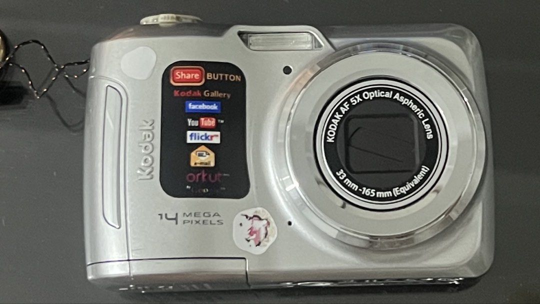 Kodak Easyshare C195 14 Mega Pixels (Category: Cameras) located in Caloocan City. Submitted by preloved_mnlgirl (Listing ID 1454722951, Image 1). Description: Kodak Easyshare C195 No Issues Rfs: Need funds.