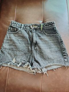 (Category: ) located in . Submitted by love202 (Listing ID 1454572527, Image 1). Description: .