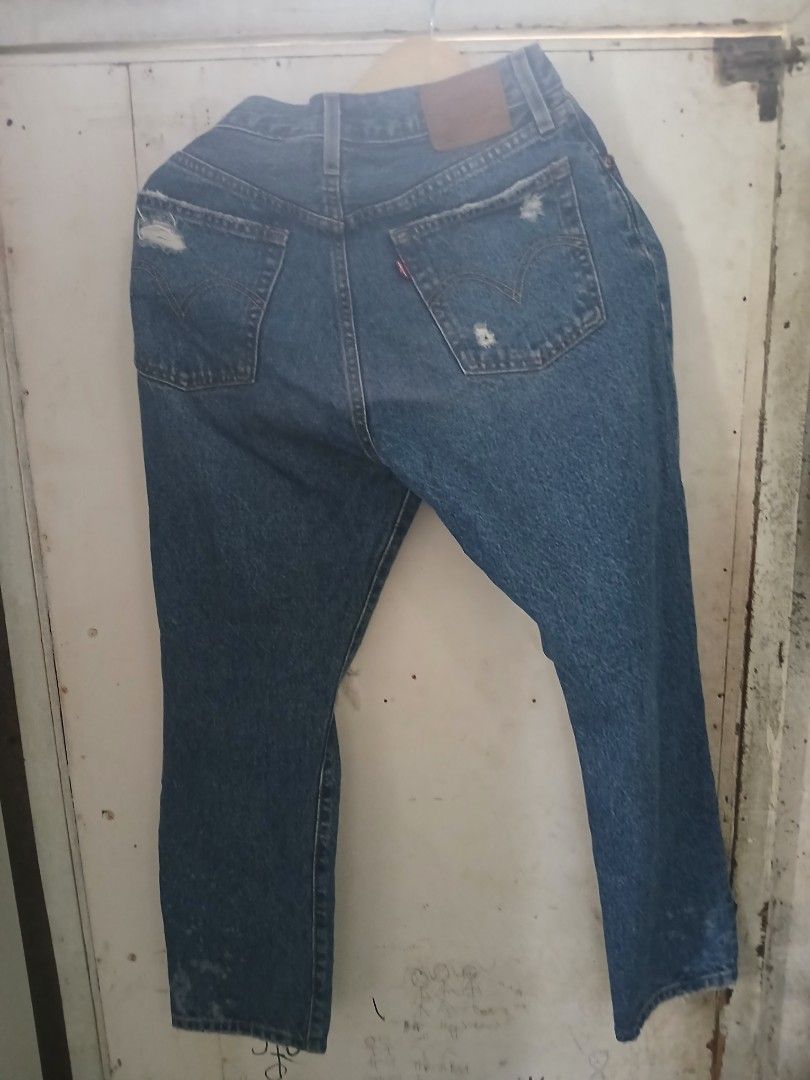 LEVI'S 501 JEANS (Category: Jeans) located in Cebu City. Submitted by perfectzero (Listing ID 1454609516, Image 2). Description: 27W x 26L.