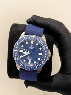(Category: ) located in . Submitted by watchluxury888 (Listing ID 1454590943, Image 1). Description: .