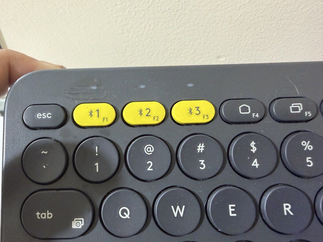 Logitech K380 Multi-Device Bluetooth Keyboard (Category: Computer Keyboard) located in Manila. Submitted by mariaaaaa07 (Listing ID 1454725481, Image 3). Description: - Logitech K380 Keyboard - Connects to up to 3 devices via Bluetooth - Yellow keys for easy device switching - Compact and portable design - Perfect for multitasking across different devices Issues: -See last photo - Hindi na napipindot yung 3, 5, and F5 keys.