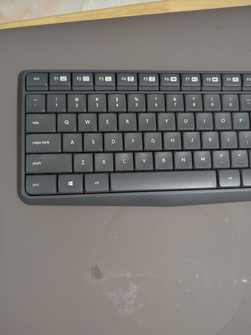 Logitech Wireless Keyboard (Category: Computer Keyboard) located in Singapore. Submitted by tiktok88 (Listing ID 1454715539, Image 2). Description: Logitech Wireless Keyboard come with the original dongle. seldom use, only paired with TV. good condition but it looks a bit yellowish. only have the keyboard, no mouse. The dongle is unable to pair with another Logitech mouse. PM to arrange meet-up for collection..