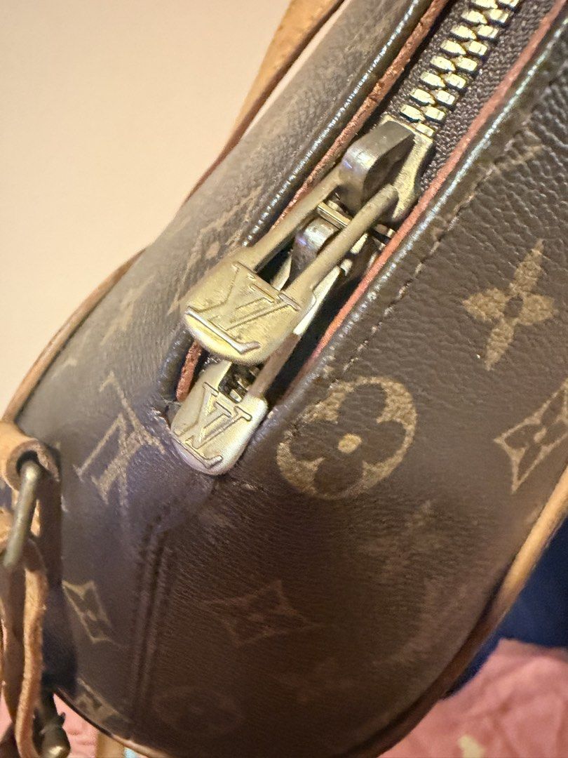 Louis Vuitton Elise Backpack (Category: Luxury Bags & Wallets) located in Quezon City. Submitted by veramae__ (Listing ID 1454571472, Image 2). Description: - well used - not guaranteed.