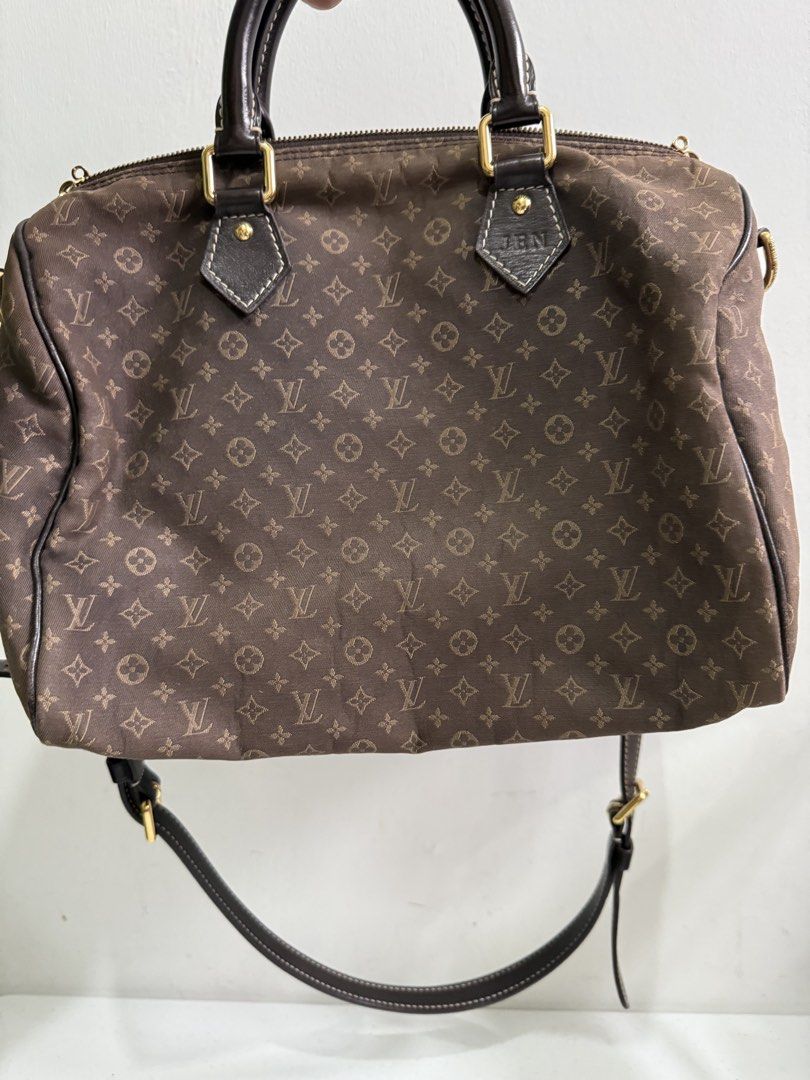 Louis Vuitton Mini Lin Speedy 30 (Category: Luxury Bags & Wallets) located in Batangas. Submitted by shop_pinkaholics_closet (Listing ID 1454593277, Image 1). Description: Authentic bought from LV Greenbelt PH Limited Edition Mini Lin Slightly wear on the canvas fabric and interior cotton inside of the bag is different from the original Speedy Bags. Can send more photos if interested Has initials on leather handles Can be negotiable .