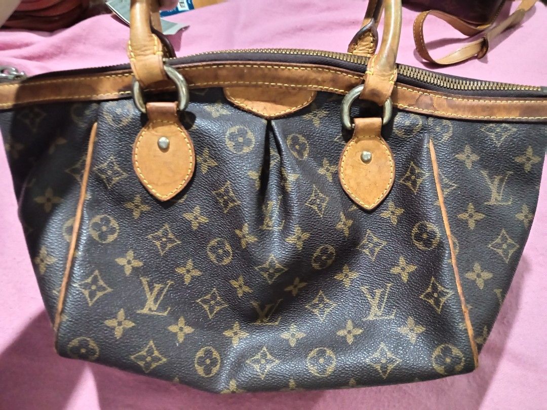 LV hand bag project bag (Category: Luxury Bags & Wallets) located in Malolos. Submitted by shoptokyothrift (Listing ID 1454602395, Image 1). Description: Vintage LV No sling As is Project bag.