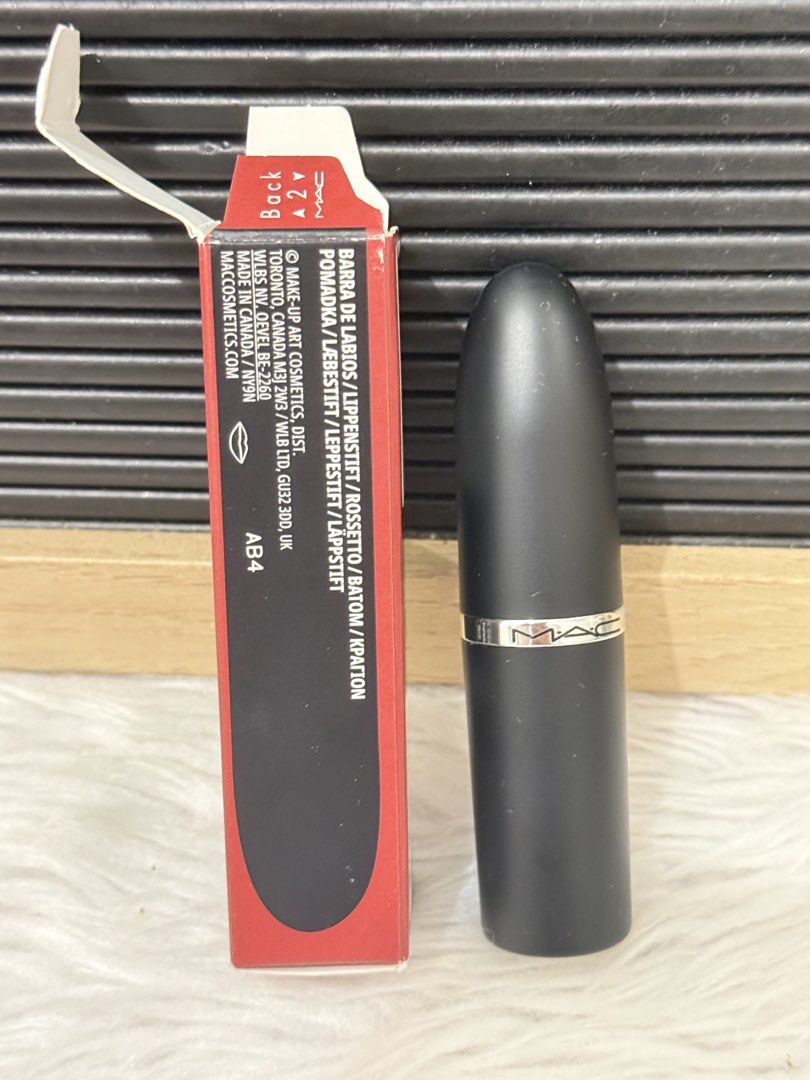 MAC Maximal silky matte lipstick- RUSSIAN RED (Category: Makeup) located in Quezon City. Submitted by quirksandcurls (Listing ID 1454691062, Image 2). Description: .