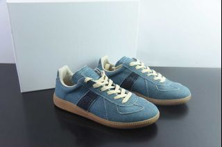 (Category: ) located in . Submitted by khai.uasneakers (Listing ID 1454725947, Image 1). Description: .