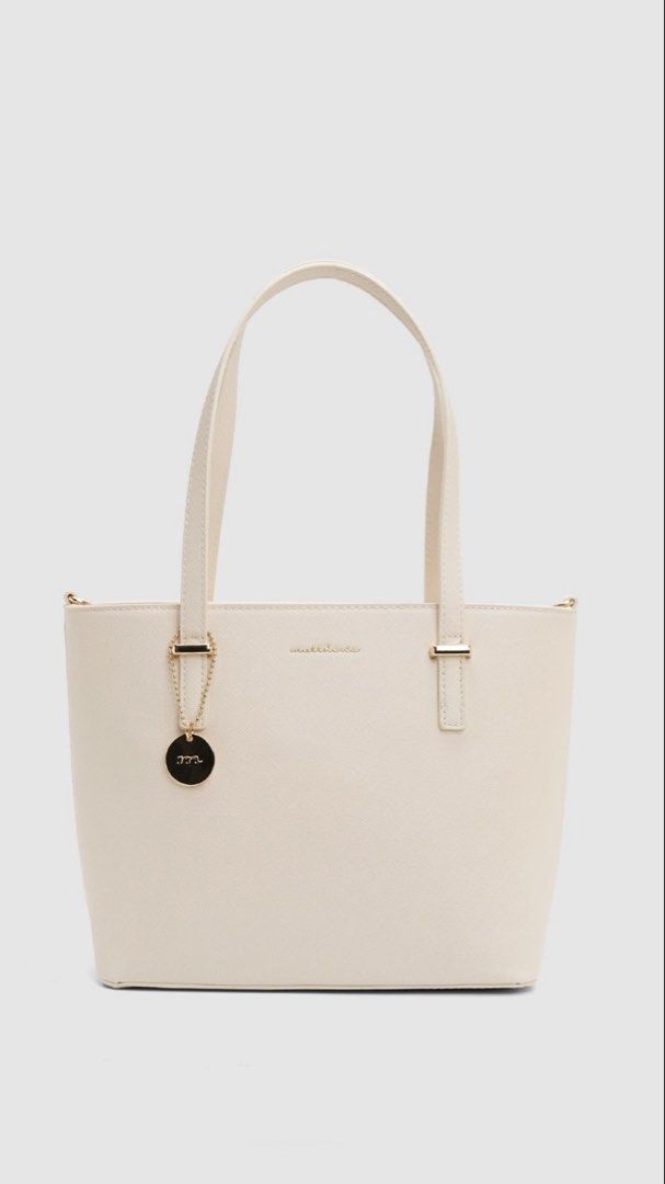 Matthew’s Ivan Shoulder/Tote Bag (Category: Shoulder Bags) located in Marikina City. Submitted by sc00007 (Listing ID 1454694079, Image 1). Description: Color: Cream Can fit ipad. .