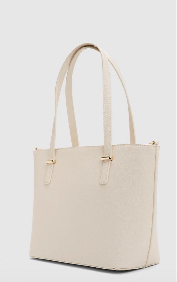 Matthew’s Ivan Shoulder/Tote Bag (Category: Shoulder Bags) located in Marikina City. Submitted by sc00007 (Listing ID 1454694079, Image 2). Description: Color: Cream Can fit ipad. .