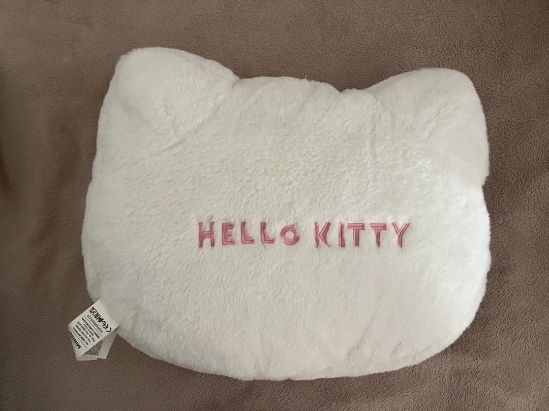 Miniso Hello Kitty Plushy (Category: Plushies & Soft Toys) located in Legazpi City. Submitted by leiivyni (Listing ID 1454649425, Image 2). Description: - very clean pa - no longer needed, cheater ang nag regalo 😆.