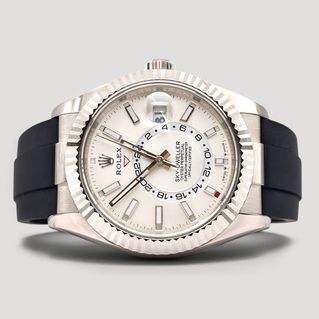 (Category: ) located in . Submitted by pengkweewatches (Listing ID 1454625197, Image 1). Description: .