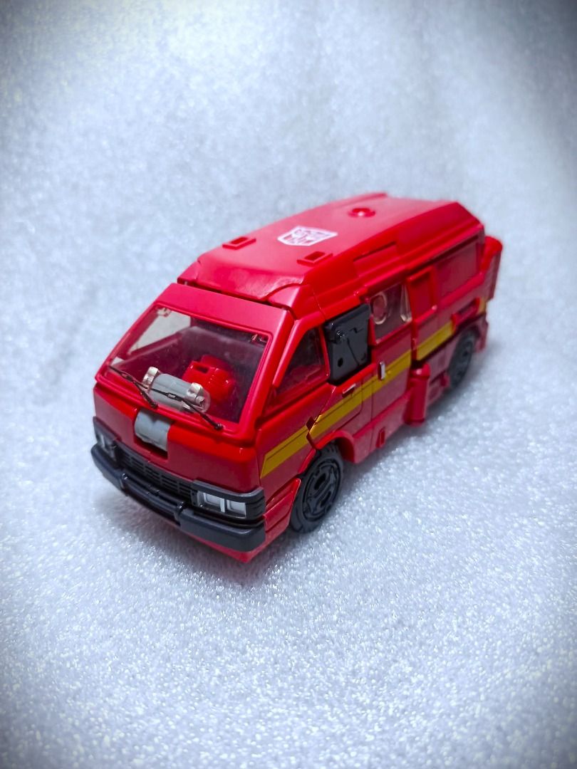 MISB EARTHRISE IRONHIDE Hasbro Deluxe Class Autobot Transformers (Category: Action & Battle Toys) located in Pasay City. Submitted by Chariselyn (Listing ID 1454726262, Image 2). Description: MISB EARTHRISE IRONHIDE (2,300+sf) Hasbro Deluxe Class Autobot Transformers Series: War for Cybertron Trilogy, 2020 Scale: 6 inches Stock: 1 Condition: 10/10 Issues: 0 Accessories: complete, no manual Mode of Payment: GCash or through your rider Shipping opt