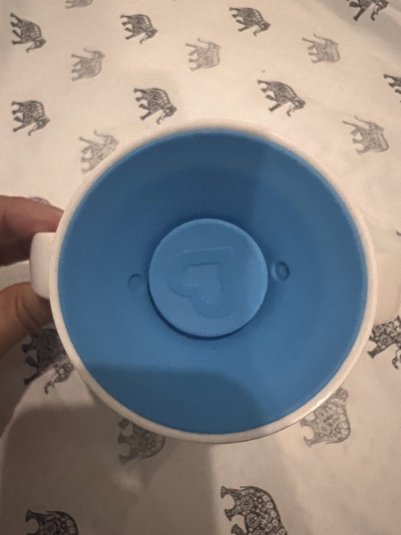 Munchkin Miracle 360 Sippy Cup Blue (Category: Weaning & Toddler Feeding) located in Muntinlupa City. Submitted by psm.seconds (Listing ID 1454563186, Image 2). Description: - Blue Munchkin Miracle 360 sippy cup - Easy-grip handles for little hands - Spill-proof design to prevent messes - Simple to clean - Ideal for transitioning from bottles.