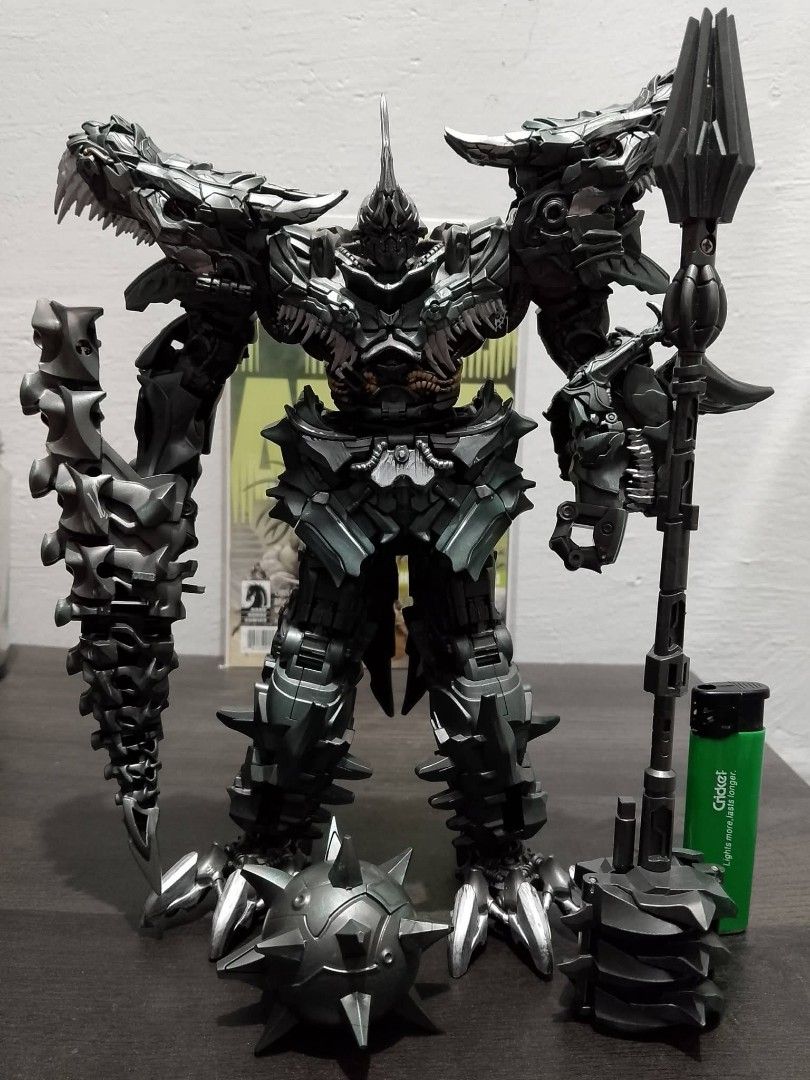 NECA Predator Hunting Grounds Ultimate Samurai Predator Figure (Category: Figurines & Statues) located in Manila. Submitted by mightybear.df46b1 (Listing ID 1454676602, Image 2). Description: Selling the NECA Ultimate Samurai Predator from Hunting Grounds. With out accessories original box. Great for any Predator fan collection..