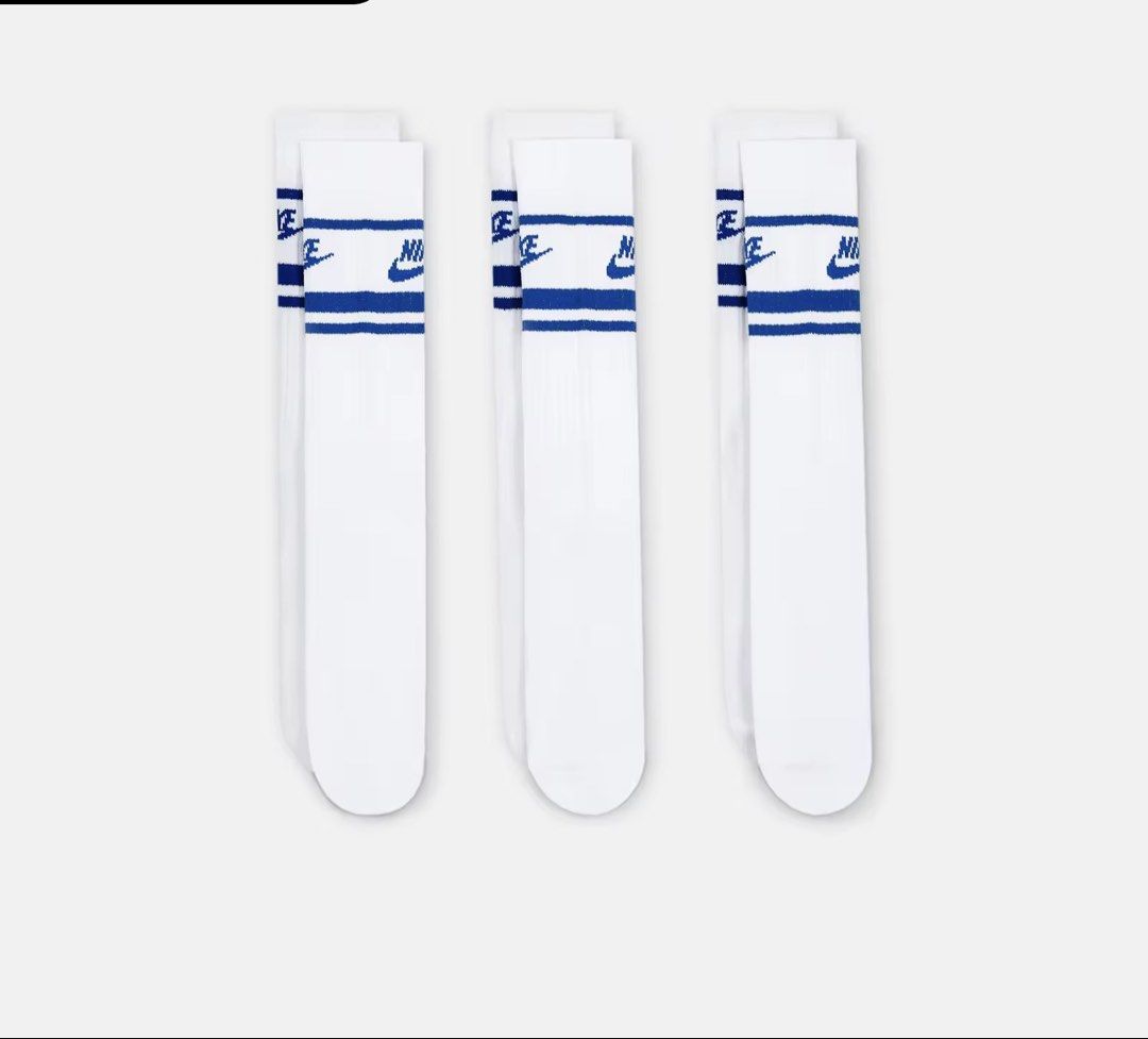 Nike Everyday Essential Crew Socks (3 pairs) - White (Category: Socks) located in Baguio. Submitted by snappzy (Listing ID 1454696755, Image 2). Description: •Original and Brand New •Complete with plastic and tags •Size available: Medium .