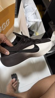 (Category: ) located in . Submitted by sneakerheadzzz (Listing ID 1454732197, Image 1). Description: .