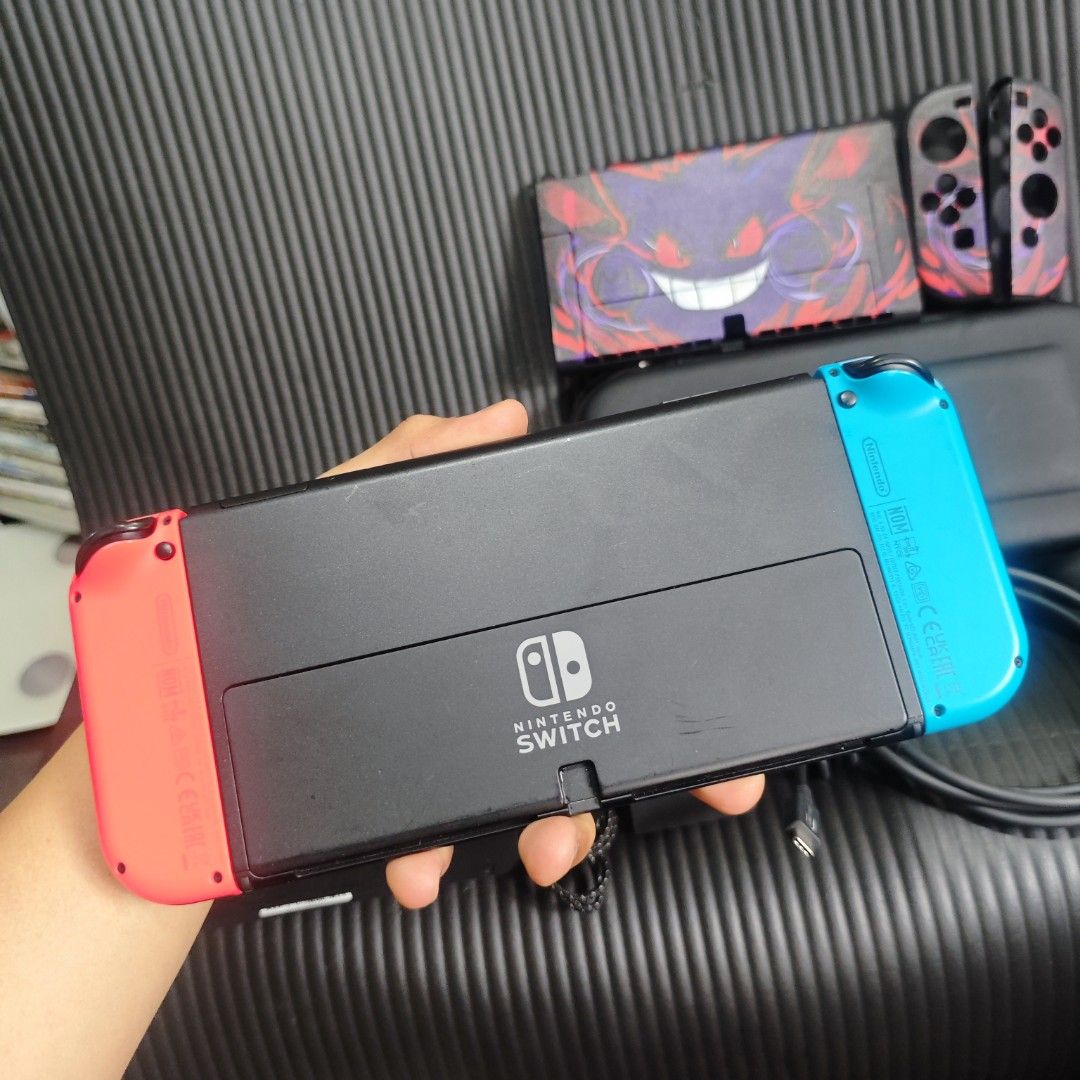 Nintendo Switch Oled Complete (No Box) (Category: Nintendo) located in Quezon City. Submitted by shopme_gadget30 (Listing ID 1454613962, Image 3). Description: no issue complete no games no sd card quezon City pm pm.