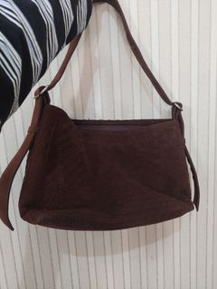 (Kategori: ) berada di . Dikirim oleh dheea_ (ID iklan 1454569137, Gambar 1). Deskripsi: .