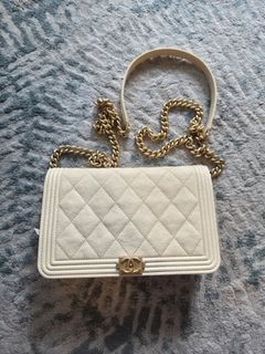 (Category: ) located in . Submitted by shopper_on_repeat (Listing ID 1454607426, Image 1). Description: .