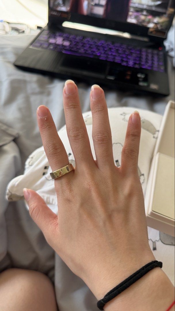 Official Oura Ring 5 (Gold) - Size 7 (Category: Rings) located in Quezon City. Submitted by jkvante (Listing ID 1454687110, Image 2). Description: RFS: Received as gift. SRP is PH is 36,855 PHP but only selling for 32K! I tried it on for one day .