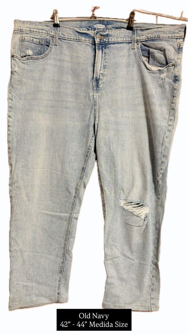Old Navy Light Wash Distressed Boyfriend Jeans (Category: Jeans) located in Antipolo. Submitted by heynarraaa (Listing ID 1454569050, Image 1). Description: - Old Navy boyfriend jeans - Light wash denim - Distressed details on front pockets - Rip on right knee - Comfortable fit - Size 42-44.