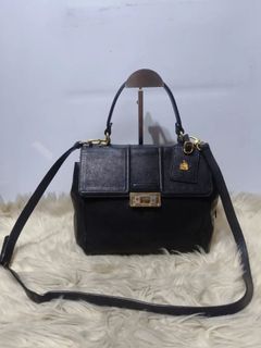 (Category: ) located in . Submitted by your____lux____shop (Listing ID 1454737304, Image 1). Description: .