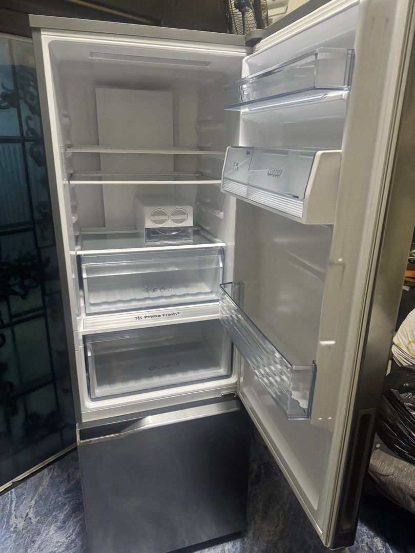 Panasonic Ref (Category: Refrigerators and Freezers) located in Quezon City. Submitted by labelsxjandre (Listing ID 1454586336, Image 3). Description: 🧊 PANASONIC REFRIGERATOR ! 🧊 ✨ GOOD AS NEW! ✨ Seldom used lang dahil may 2 ref kami, kaya sayang lang nakatambak. 🥹 📌 Brand: Panasonic 📌 Model: NR-BC360X 📌 Capacity: 322 Liters 📌 Frost-Free 📌 Energy Efficiency Rating: 375 📌 5.2 kg/24h Freezing Capacity 📌 R600a Refrigerant 📌 Made in Vietn