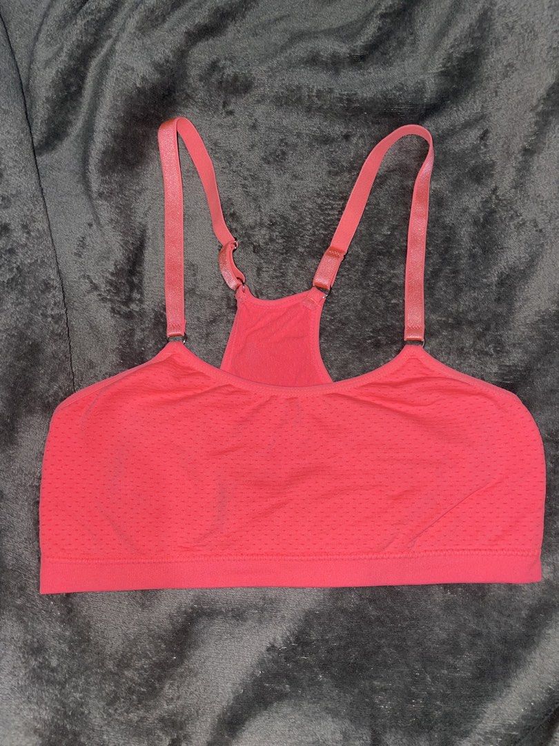 Pink Sports Bra Racerback Adjustable Straps (Category: Activewear) located in Rizal. Submitted by declutterwsky (Listing ID 1454740607, Image 1). Description: .