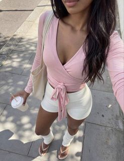 (Category: ) located in . Submitted by prettyclothescc (Listing ID 1454627364, Image 1). Description: .