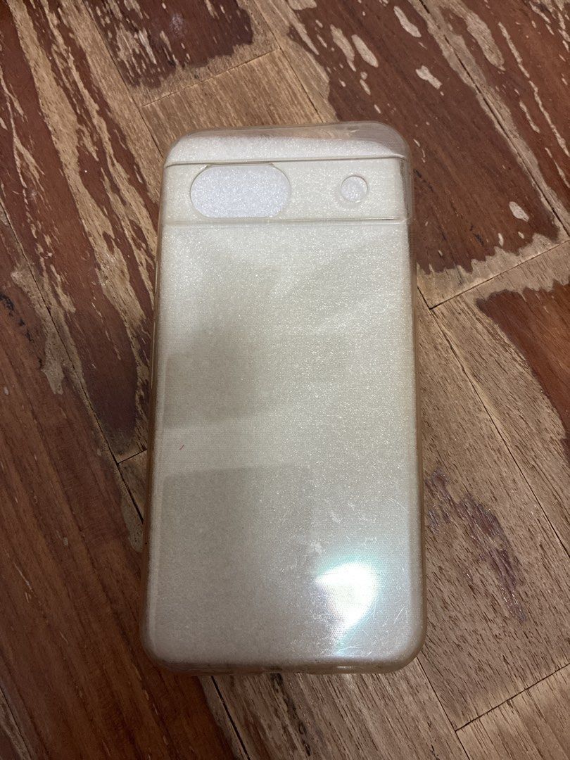 Pixel 8a case (Category: Cases & Sleeves) located in Singapore. Submitted by we_bear_bear (Listing ID 1454722956, Image 1). Description: Transparent pixel 8a case. Yellowish due to age. Perfectly usable. Giving away for free. Collect at my convenience, before I throw it away. .