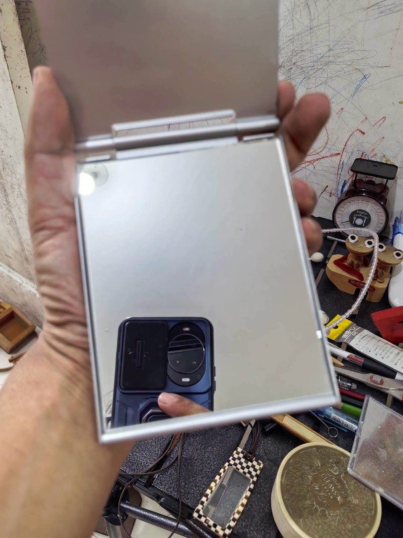 Pocket Mirror (Category: Mirrors) located in Cebu City. Submitted by dudes_villanueva (Listing ID 1454696203, Image 2). Description: Pocket Mirror 📌 In excellent condition. L3.6xH5 in.