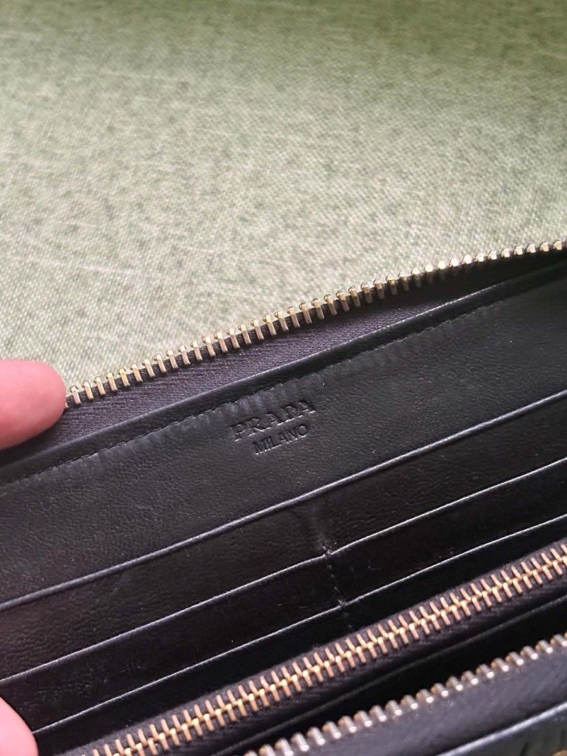 PRADA Gaufre Nappa Leather wallet (Category: Luxury Bags & Wallets) located in Manila. Submitted by jp-luxury (Listing ID 1454706123, Image 3). Description: this item is luxury wallet and this is legit, riri zip and coded.