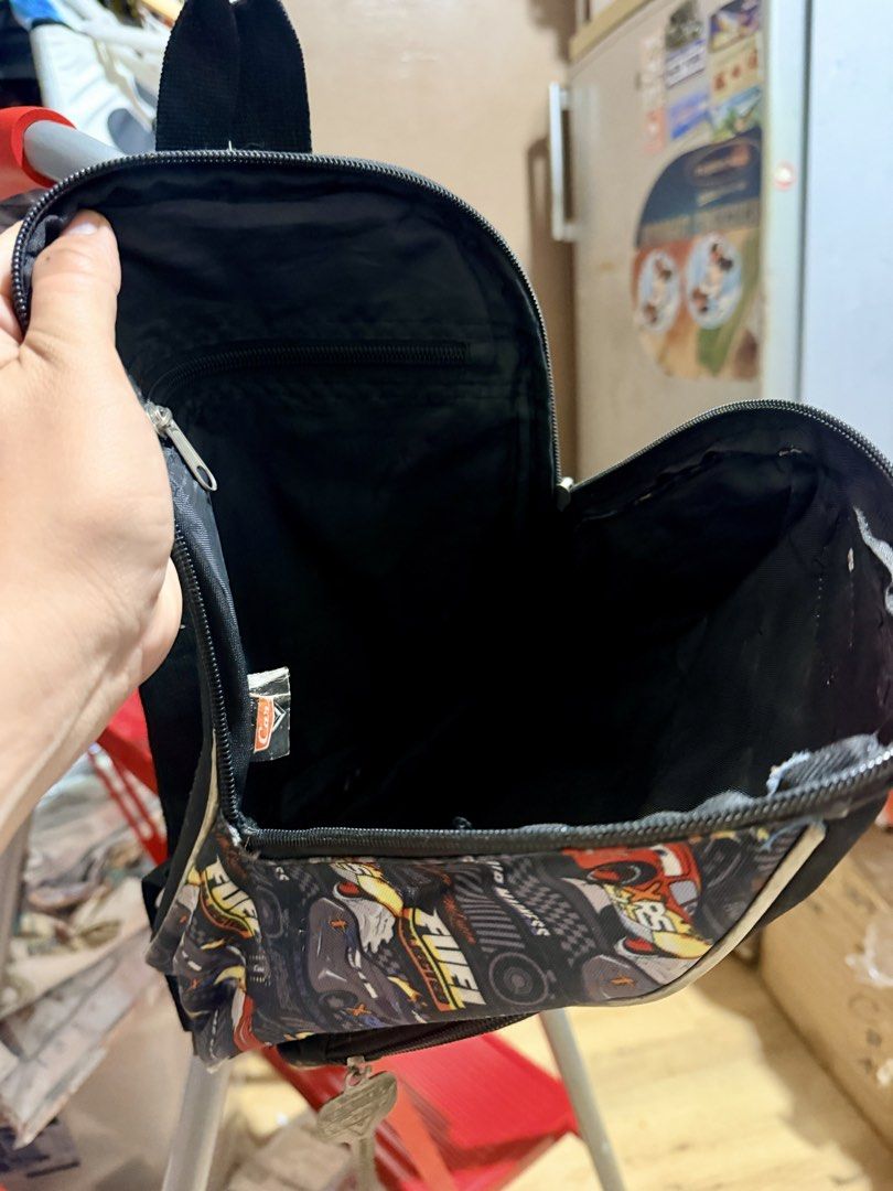 Pre-loved Cars Kids Backpack (Category: Other Babies Going Out Needs) located in Muntinlupa City. Submitted by sashaloves (Listing ID 1454629814, Image 3). Description: Pre-loved Cars Kids Backpack With signs of usage Please manage your expectations. You are considering a used bag. Shipping fee c/o miner..