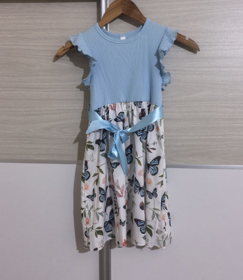 Preloved Light Blue Dress | Age: 5-6 (Category: Babies & Kids Fashion) located in Meycauayan. Submitted by preloved_items_j (Listing ID 1454700931, Image 1). Description: Ideal height: 120- 130cm Age: 5-6 Length: 65cm.