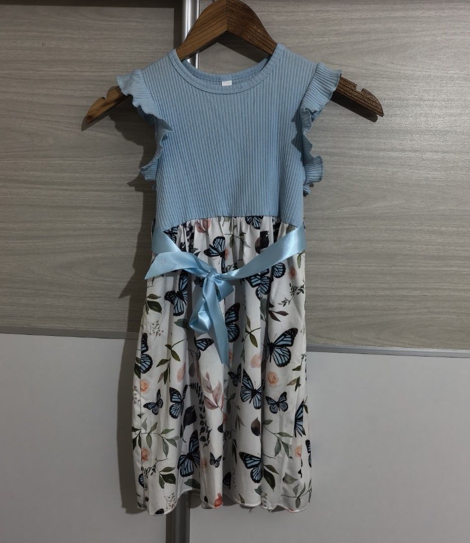 Preloved Light Blue Dress | Age: 5-6 (Category: Babies & Kids Fashion) located in Meycauayan. Submitted by preloved_items_j (Listing ID 1454700931, Image 2). Description: Ideal height: 120- 130cm Age: 5-6 Length: 65cm.