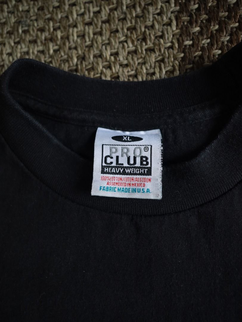 Pro-Club Vintage Plain Black Heavyweight Tee (Category: Tshirts & Polo Shirts ) located in Pasig City. Submitted by mlclmchrs (Listing ID 1454747962, Image 2). Description: Sizing: XL on tag (Best fit Large) Width - 23.5 inches Length - 27 inches NO ISSUES.