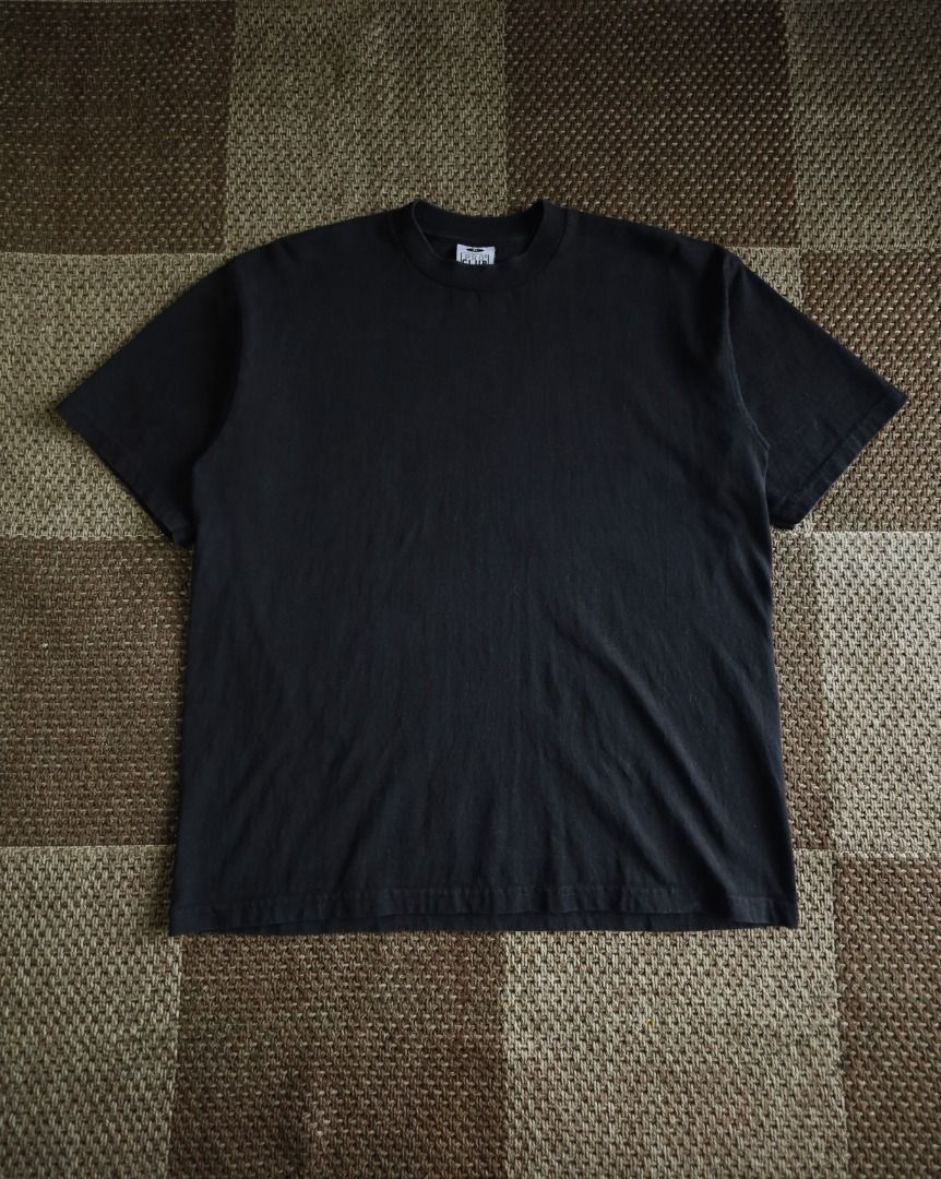 Pro-Club Vintage Plain Black Heavyweight Tee (Category: Tshirts & Polo Shirts ) located in Pasig City. Submitted by mlclmchrs (Listing ID 1454747962, Image 1). Description: Sizing: XL on tag (Best fit Large) Width - 23.5 inches Length - 27 inches NO ISSUES.