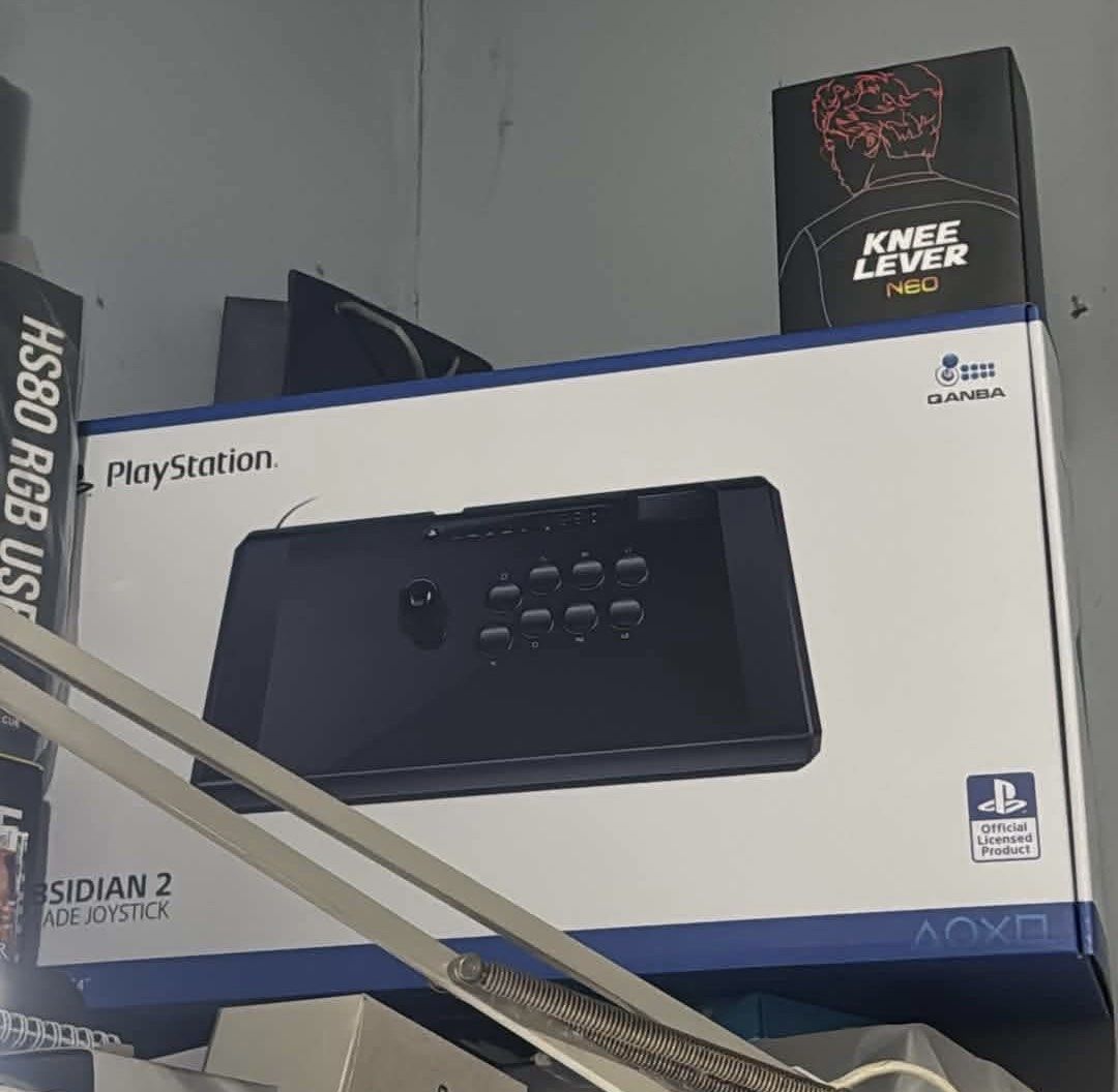 Qanba Obsidian 2 (Category: Controllers) located in Las Pinas. Submitted by yogabz._ (Listing ID 1454721058, Image 3). Description: personal stick with box pa knee neo lever with box nakatambak lang used for 8-10 tk8 online sessions no issues nego 📍 las pinas.