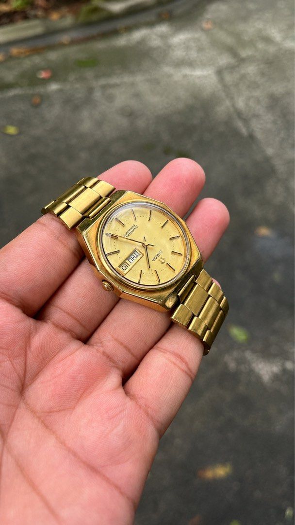 Rare Vintage Omega Seamaster Ref.166.0260 (Category: Luxury Watches) located in Caloocan City. Submitted by _alennchan (Listing ID 1454661722, Image 2). Description: Rare Vintage Omega Seamaster Ref.166.0260 - Year 1977 - Cal.1020 - Condition: 9.8/10 - No issue/ Mint condition - Up to 8.5 Wrist Size - Case size approx 35mm - Ref. 166.0260 - Automatic Movement - Comes with replacement box Inclusions: Replacement box 🏷️ ₱24,999 PHP Negotiable FB p