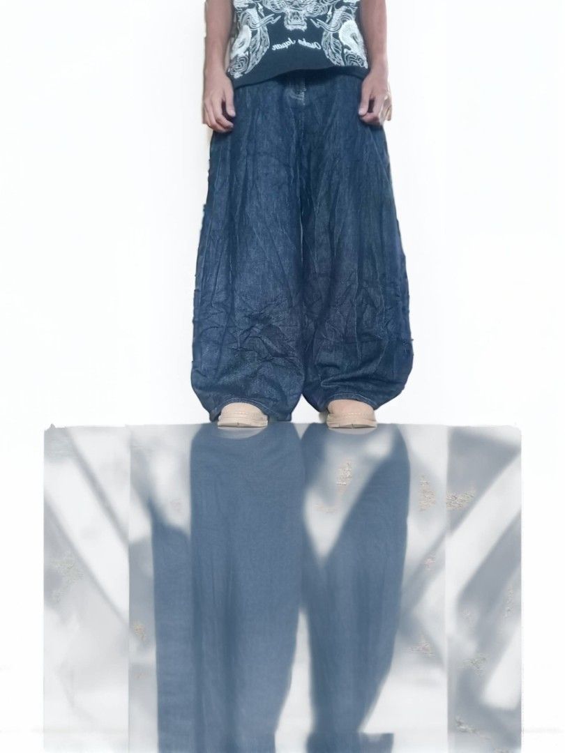 raw denim massive (Category: Jeans) located in Quezon. Submitted by thrift_naku (Listing ID 1454676245, Image 1). Description: (🏷️ FOREVER 21) RAW DENIM MASSIVE 🥶 WAIST:32 TIGHT:13.5 LENGHT:40 HEM:14 -hard, thick, heavy -excelent conditions -issue , need wash -must have! -fav! 🏷️PRICE CLAIM: DM pm for more info,.