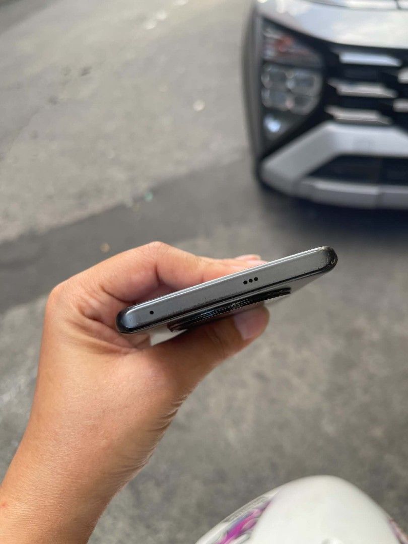 Realme 11 pro 5g 8+4/256gb (Category: Realme) located in Manila. Submitted by calmbird.phoenix (Listing ID 1454606012, Image 3). Description: Realme 11 pro 5g 8+4/256gb Curved 100MP Dimensity 7050 5g Chipset 120Hz Dent Unit Case Charger.