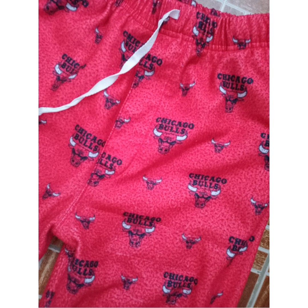 Red Chicago Bulls NBA Joggers (Category: Joggers) located in San Fernando. Submitted by prelovednamin (Listing ID 1454614417, Image 2). Description: Condition: 10/10, string needs to be adjusted Size: S RFS: di kasya sa kapatid ko 📍 Pampanga MOP: Gcash/Bank transfer MOD: Direct J&T (sf shouldered by buyer).